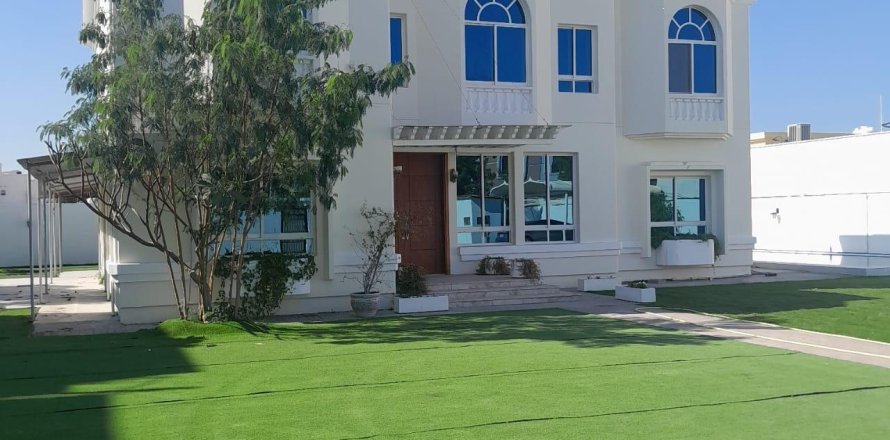 5 bedrooms Villa in Al Barsha 2, UAE No. 48170