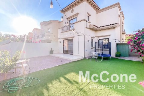 Villa de 4 dormitorios en Mira, UAE No. 74432 13