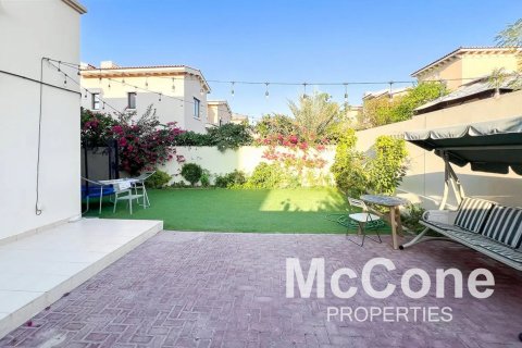 Villa de 4 dormitorios en Mira, UAE No. 74432 11