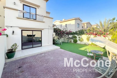 Villa de 4 dormitorios en Mira, UAE No. 74432 10
