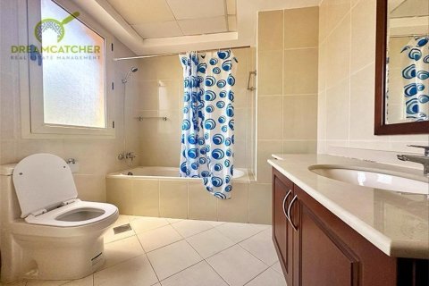 Villa de 5 dormitorios en Al Hamra Village, UAE No. 75284 22
