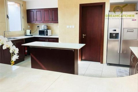 Villa de 5 dormitorios en Al Hamra Village, UAE No. 75284 12