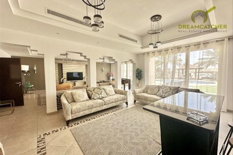 Villa de 5 dormitorios en Al Hamra Village, UAE No. 75284 8