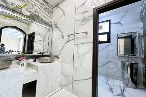 Villa de 4 dormitorios en Shamal Julphar, UAE No. 75265 17