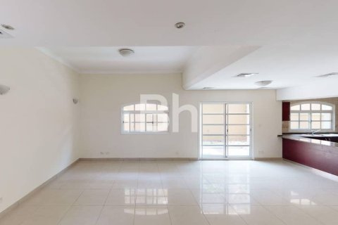 Townhouse de 3 dormitorios en Dubai Sports City, UAE No. 91607 2