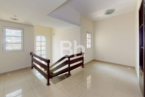 Townhouse de 3 dormitorios en Dubai Sports City, UAE No. 91607 9