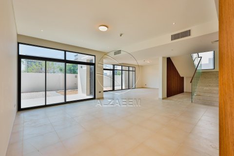 4 bedrooms Villa on the Yas Island, UAE No. 91464 10