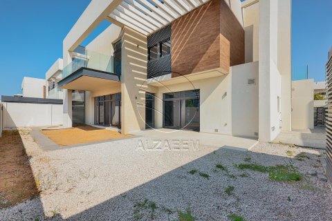 4 bedrooms Villa on the Yas Island, UAE No. 91464 11