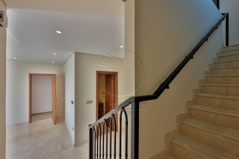 Villa de 4 dormitorios en Khalifa City, UAE No. 91461 12