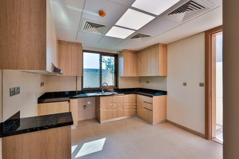 Villa de 4 dormitorios en Khalifa City, UAE No. 91461 4