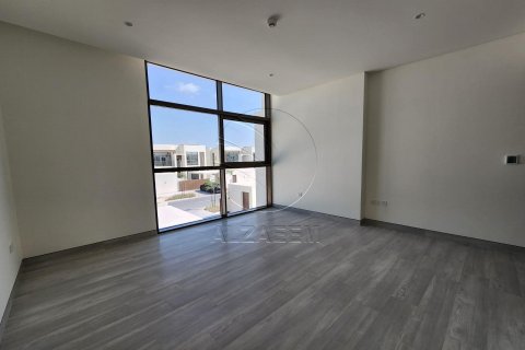Villa de 4 chambres à Abu Dhabi, UAE No. 91450 11