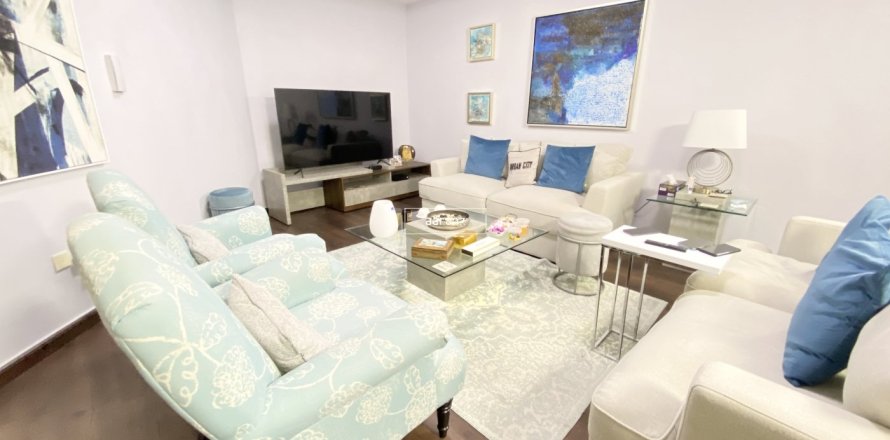 Apartment de 2 dormitorios en Jumeirah Lake Towers, UAE No. 102272