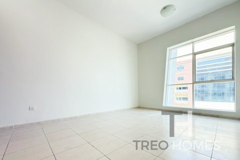 2 bedrooms Apartment in Dubai Sports City, UAE No. 80349 17