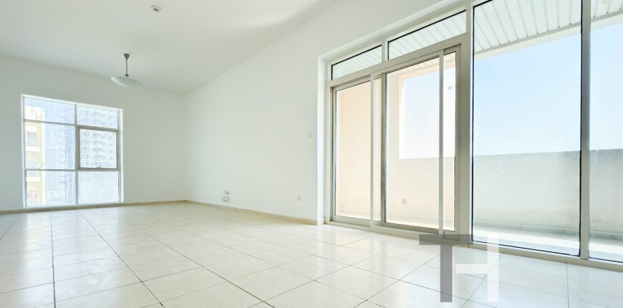 2 bedrooms Apartment in Dubai Sports City, UAE No. 80349