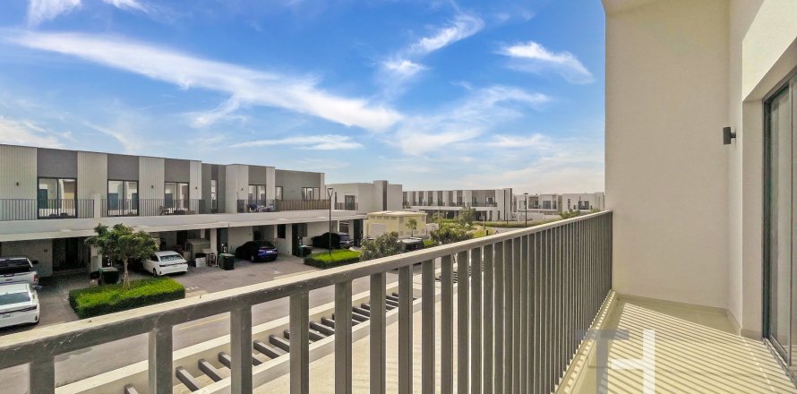 3 bedrooms Townhouse in Dubai South (Dubai World Central), UAE No. 80347