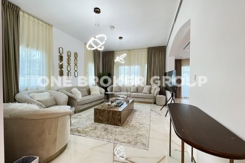 Villa de 2 chambres à Jumeirah Village Triangle, UAE No. 988 4