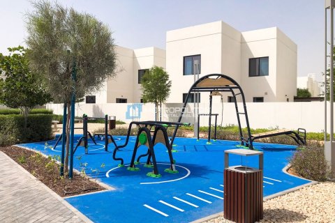 2 bedrooms Townhouse on the Yas Island, UAE No. 79150 4
