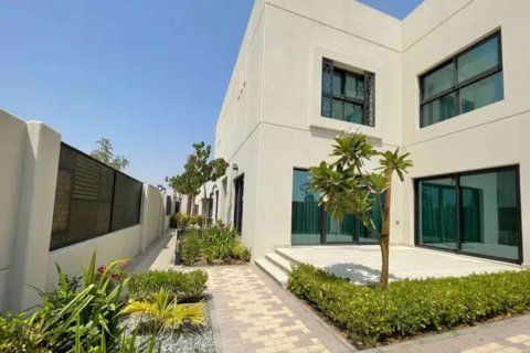 3 bedrooms Townhouse in Sharjah, UAE No. 79876 2