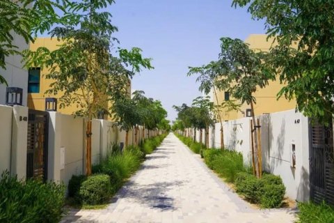 3 bedrooms Townhouse in Sharjah, UAE No. 79875 11
