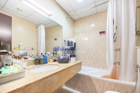 Квартира с 1 спальней в Dubai Sports City, ОАЭ №8756 2