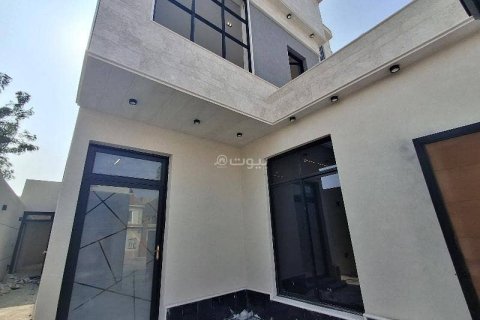 6 bedrooms Villa in Riyadh, Saudi Arabia No. 59923 2