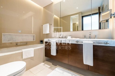 Квартира с 2 спальнями в The Address Residence Fountain Views, ОАЭ №85510 7