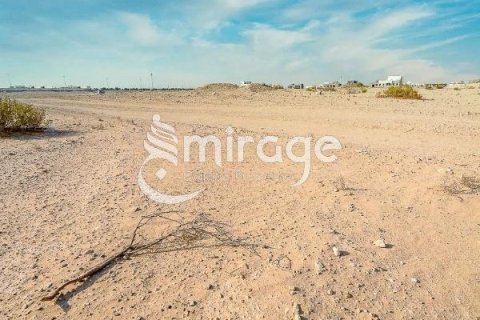 Land de 2214m² en Al Shamkha, UAE No. 81493 3