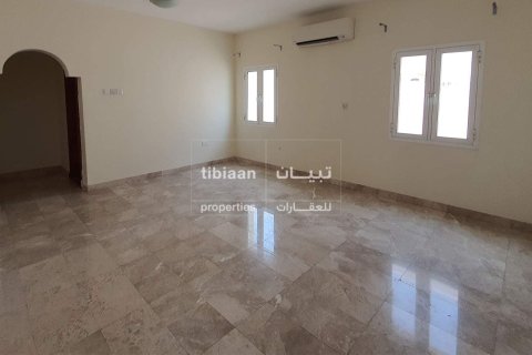 5 bedrooms Villa in As Sib, Oman No. 53982 18