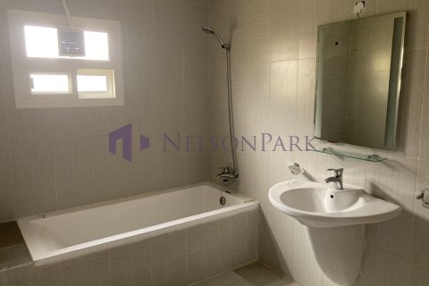 3 bedrooms Villa in Doha, Qatar No. 58281 11