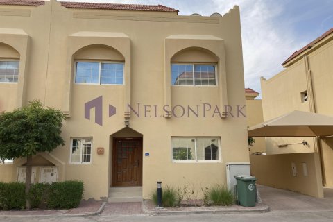 3 bedrooms Villa in Doha, Qatar No. 58281 1