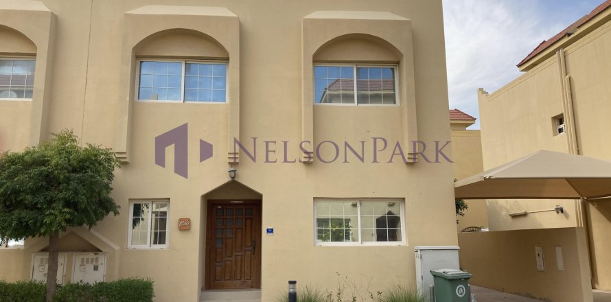 3 bedrooms Villa in Doha, Qatar No. 58281