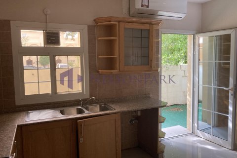 3 bedrooms Villa in Doha, Qatar No. 58281 6