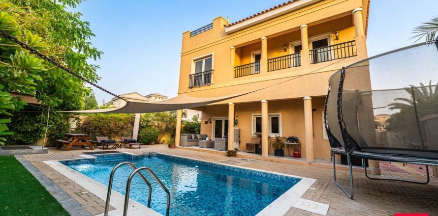 Villa de 5 chambres à Dubai, UAE No. 98977