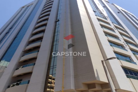 Bâtiment de 3999m² à Al Khalidiya, UAE No. 18431 6
