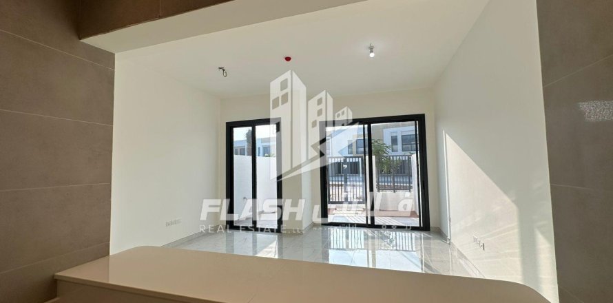 2 bedrooms Townhouse in Mina Al Arab, UAE No. 88313