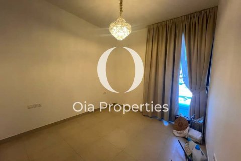 Villa de 3 dormitorios en Abu Dhabi, UAE No. 98924 9
