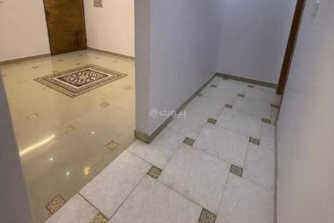 Villa de 4 dormitorios en Riyadh, Saudi Arabia No. 98683 3