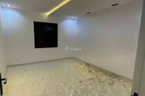 Villa de 4 dormitorios en Riyadh, Saudi Arabia No. 98679 2
