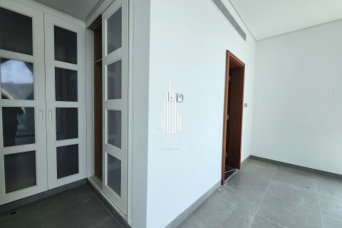 Apartment de 2 dormitorios en Tourist Club Area, UAE No. 34480 11