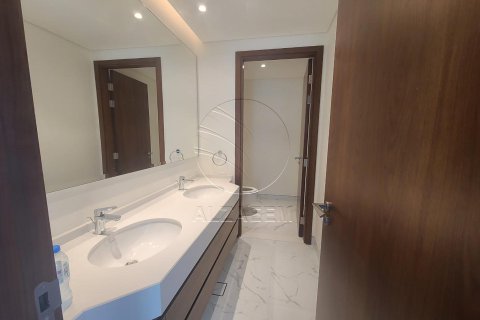 Villa de 4 dormitorios en Abu Dhabi, UAE No. 91165 5