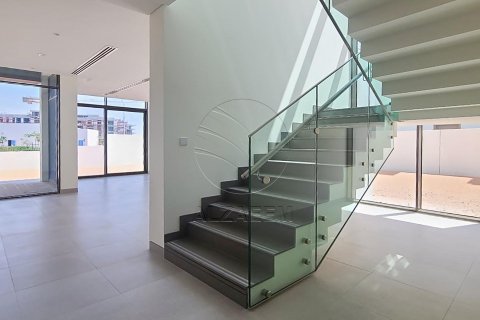 Villa de 4 dormitorios en Abu Dhabi, UAE No. 91165 17