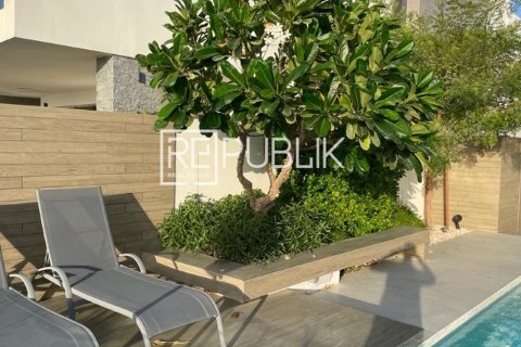 Villa de 4 dormitorios en THE REDWOODS Yas Island, UAE No. 96727 9