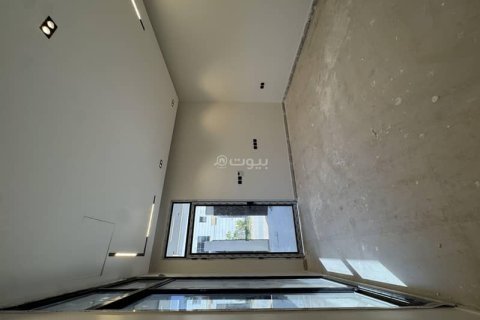 4 bedrooms Villa in Riyadh, Saudi Arabia No. 69182 10