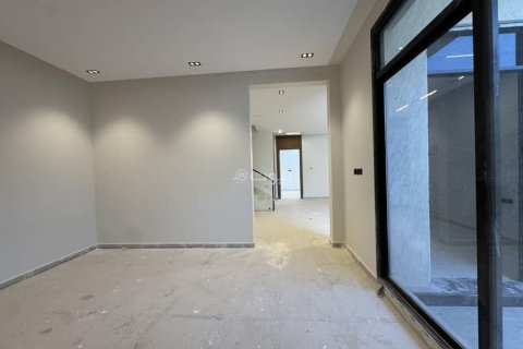 4 bedrooms Villa in Riyadh, Saudi Arabia No. 69182 14