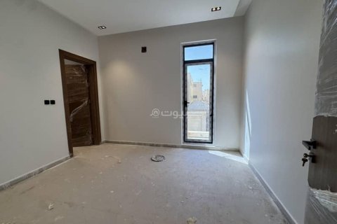 4 bedrooms Villa in Riyadh, Saudi Arabia No. 69182 21