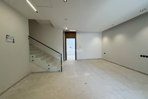 4 bedrooms Villa in Riyadh, Saudi Arabia No. 69182 13