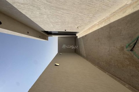 4 bedrooms Villa in Riyadh, Saudi Arabia No. 69182 28