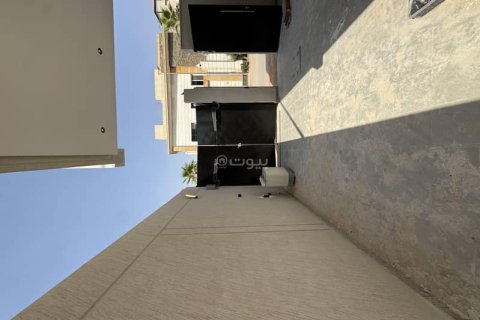 4 bedrooms Villa in Riyadh, Saudi Arabia No. 69182 2