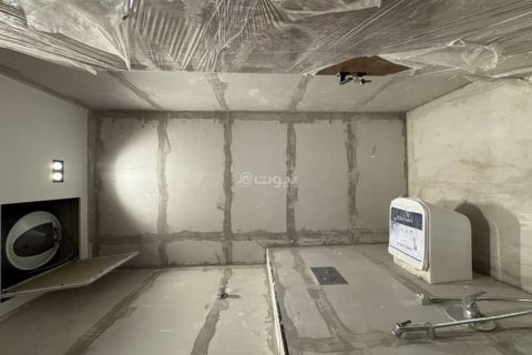 4 bedrooms Villa in Riyadh, Saudi Arabia No. 69182 11