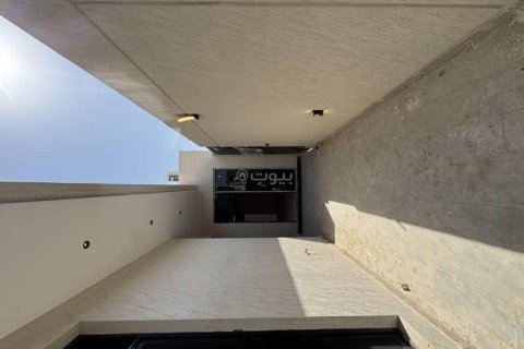 4 bedrooms Villa in Riyadh, Saudi Arabia No. 69182 5